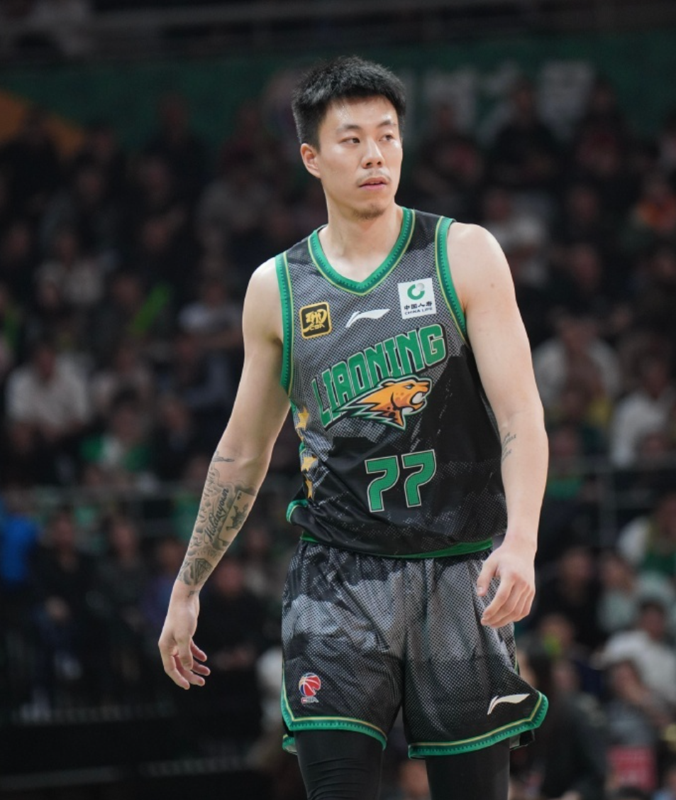 上海记者:张镇麟和杨鸣有分歧不开心 辽宁没钱郭艾伦都卖谁还不卖