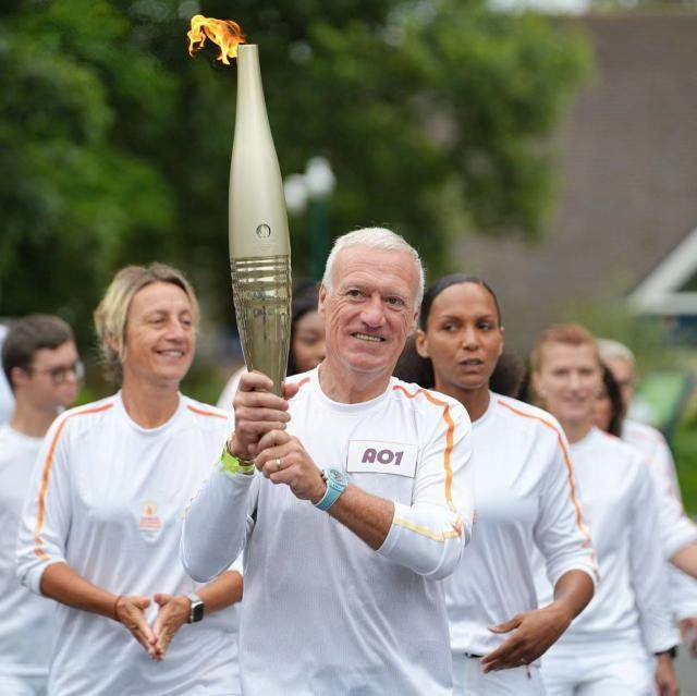 1721916409079056044.jpg 吐槽大会.jpg